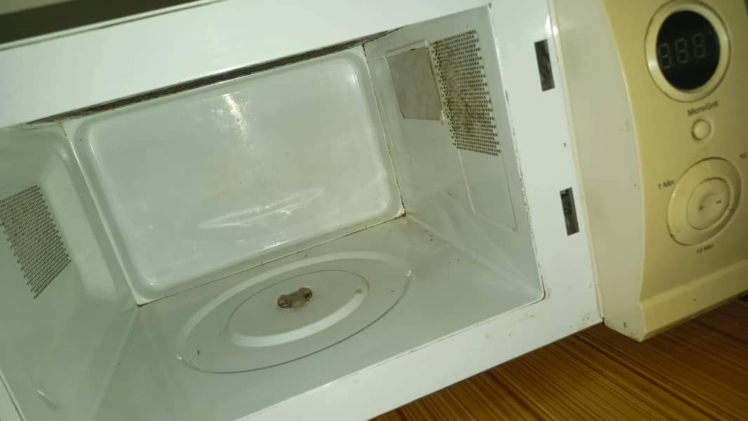 Microweave! micro! oven 1