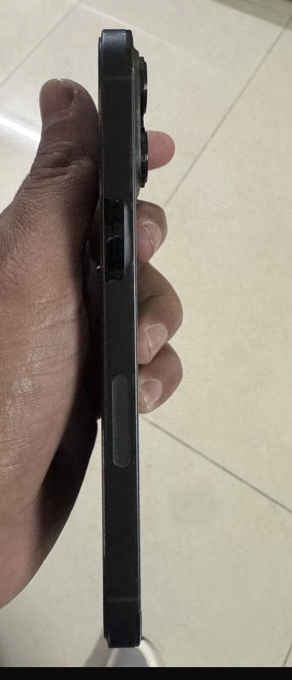 Apple iPhone 13 Pro 2