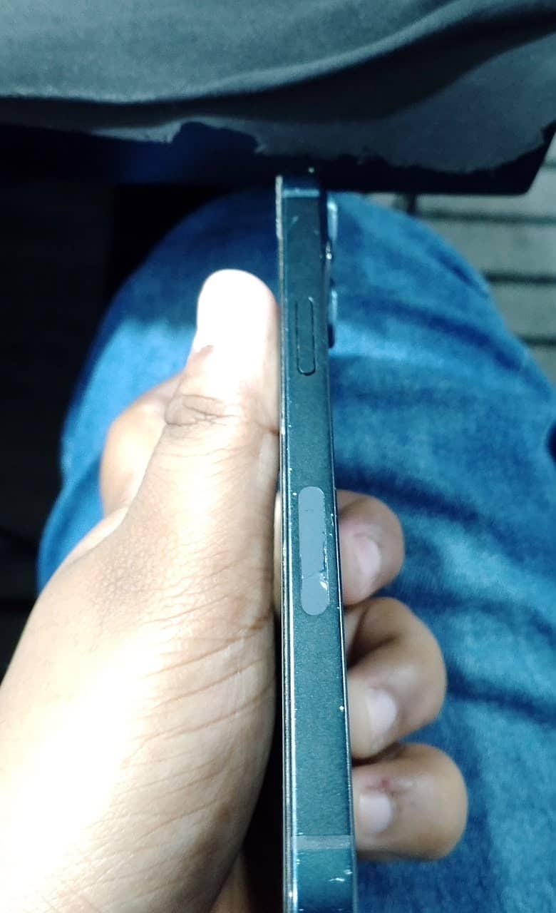 Apple iPhone 13 3
