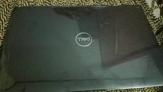 I5 11 generation.     l        16gb ram DDR4.  . 256ssd car teach