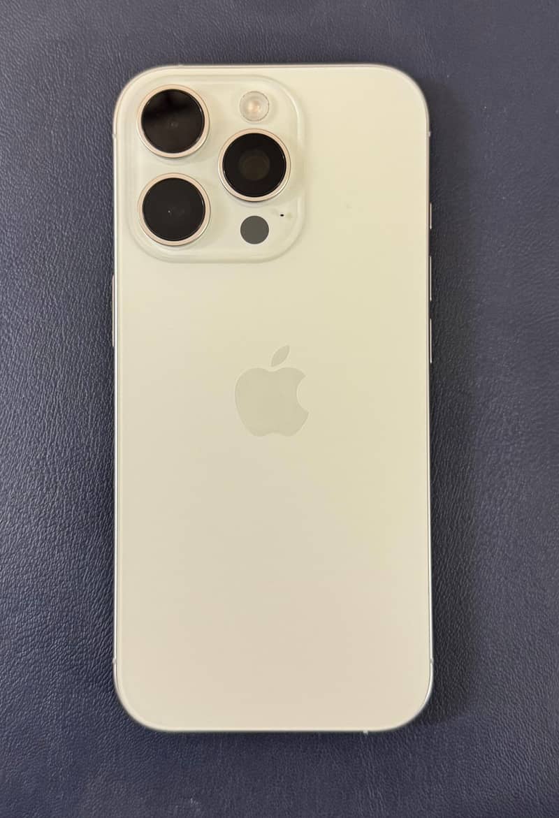 Apple iPhone 16 Pro 0