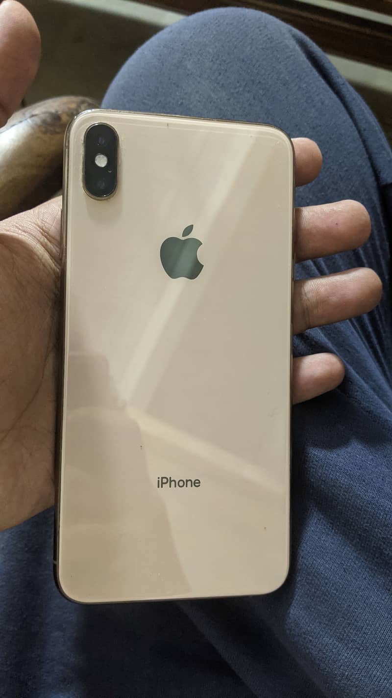 Apple iPhone XS Max 3