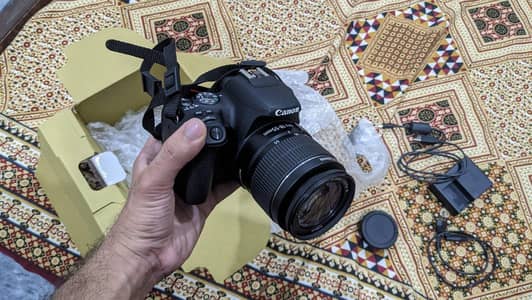 Canon EOS 200D DSLR Camera 24.2MP + 18-55mm Lens | Box