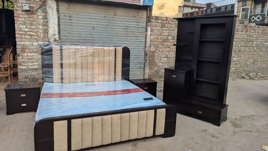 1 Bed 2 side table's and dressing