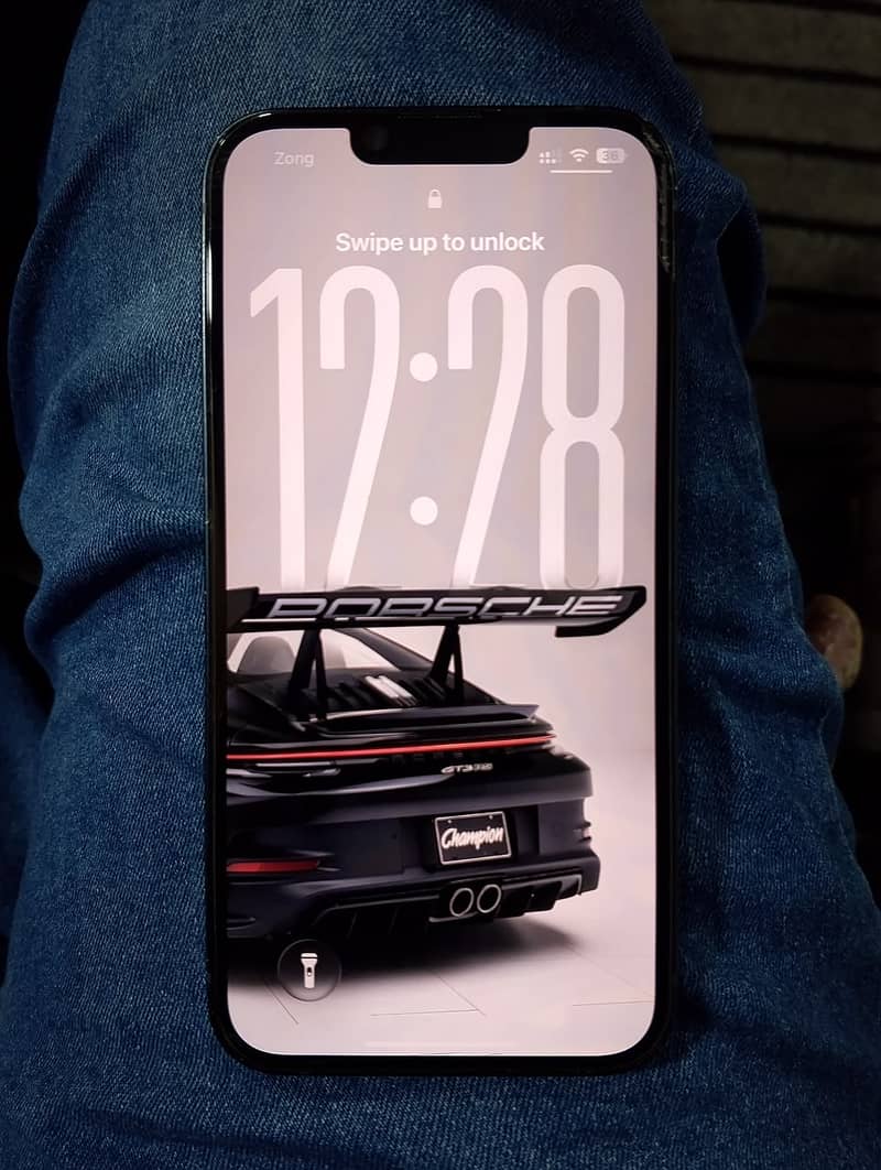 Apple iPhone 13 1