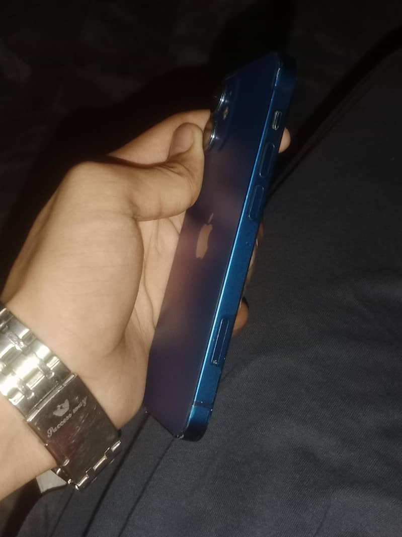 Apple iPhone 12 mini 4