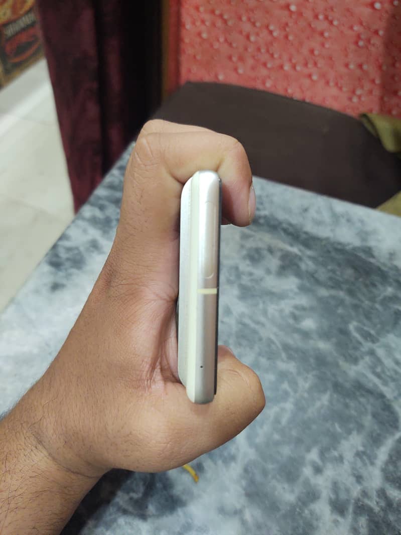 Google Pixel 7 4