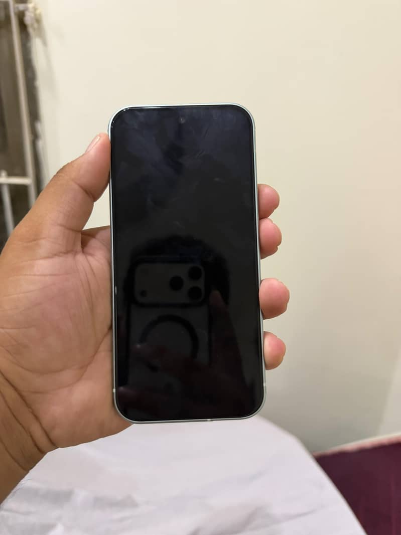 Google Pixel 9 5