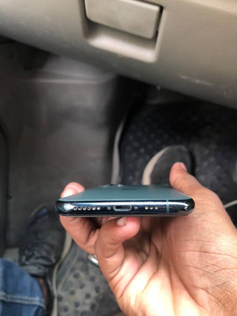 Apple iPhone 11 Pro 6