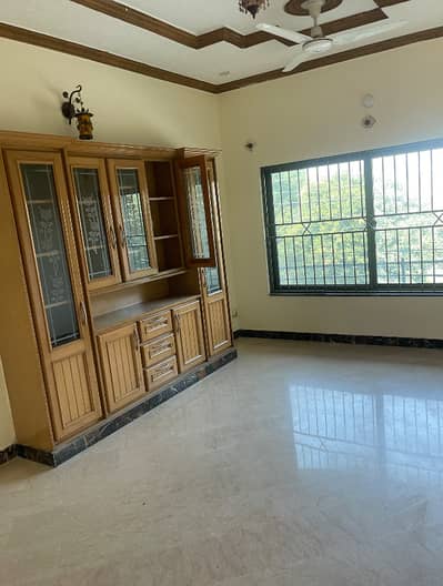 10 Marla 3bed Ground Floor For Rent In Pak Town