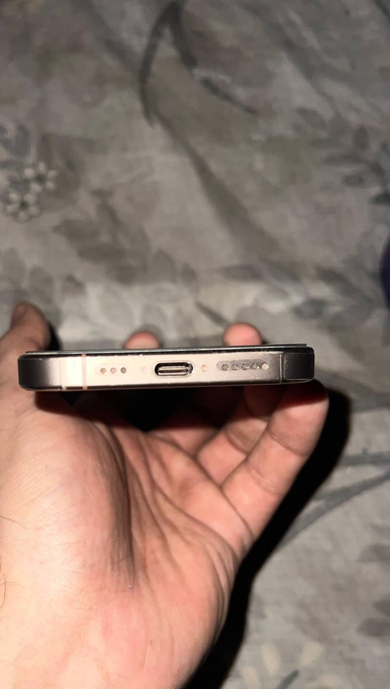 Apple iPhone 16 Pro 5