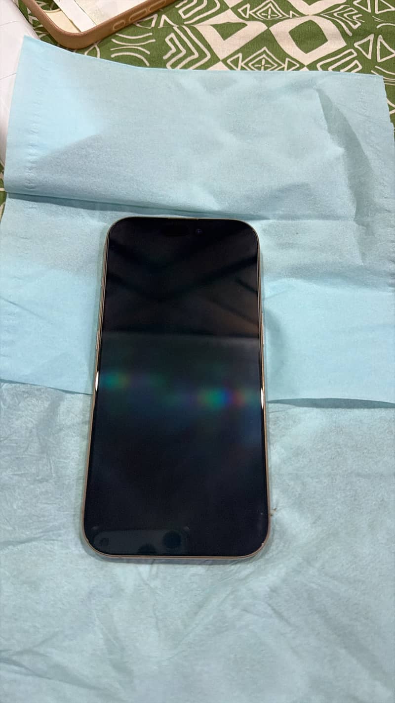 Apple iPhone 16 Pro 0