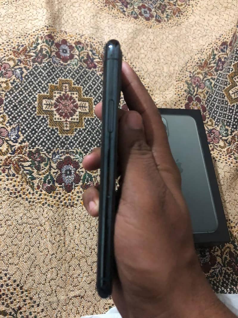Apple iPhone 11 Pro 1