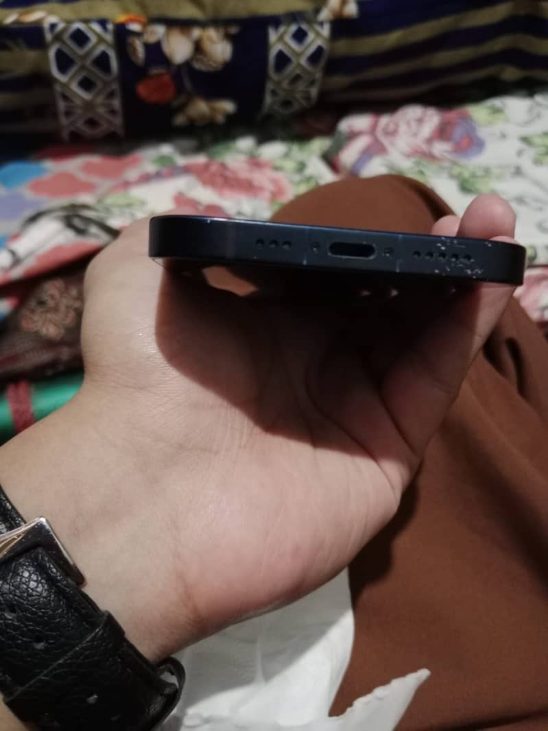 Apple iPhone 12 6