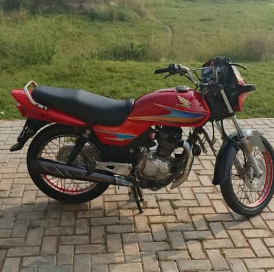 Honda Deluxe 125 condition100% Just buy and drive