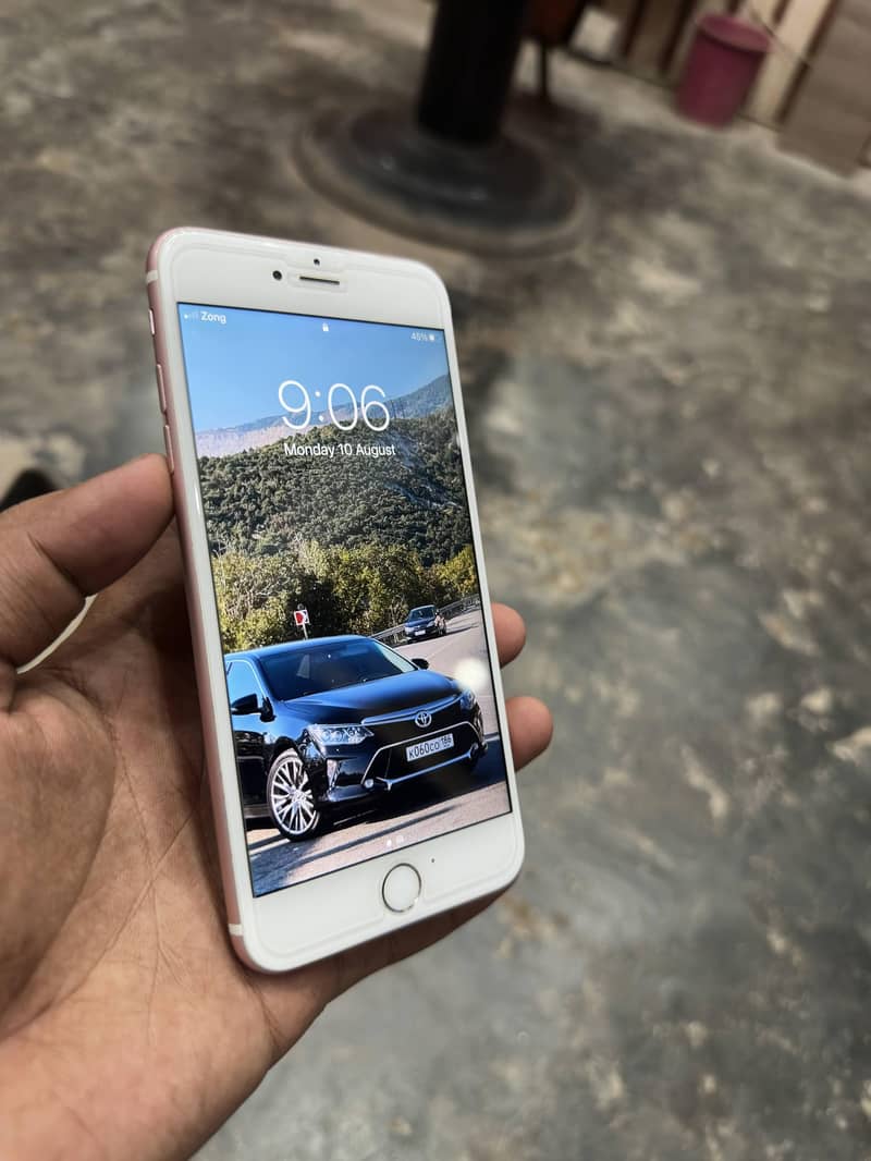 Apple iPhone 6S Plus 0