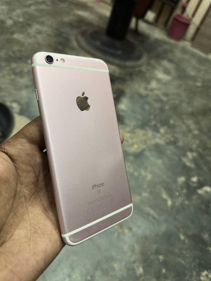 Apple iPhone 6S Plus 1