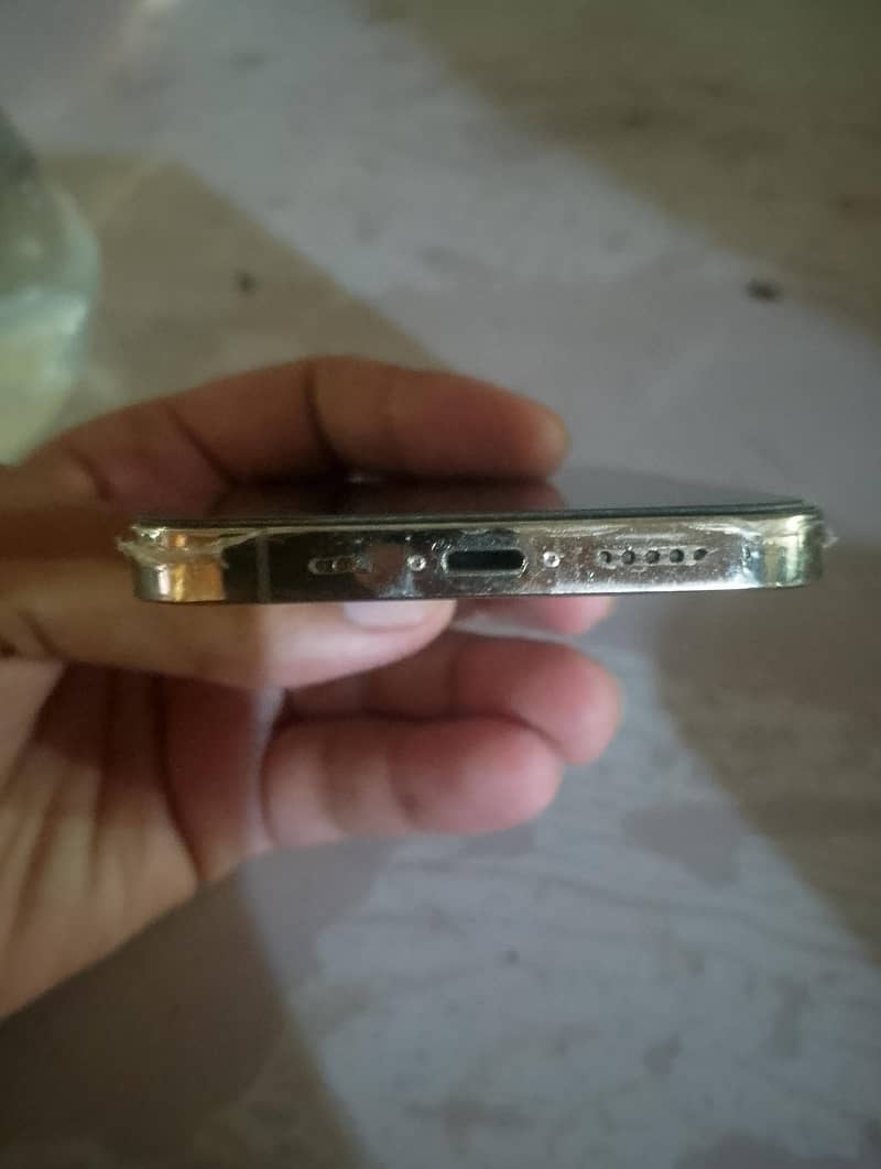 Apple iPhone 13 Pro 1