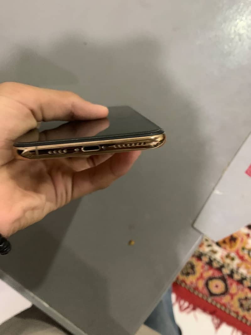Apple iPhone 11 Pro Max 5
