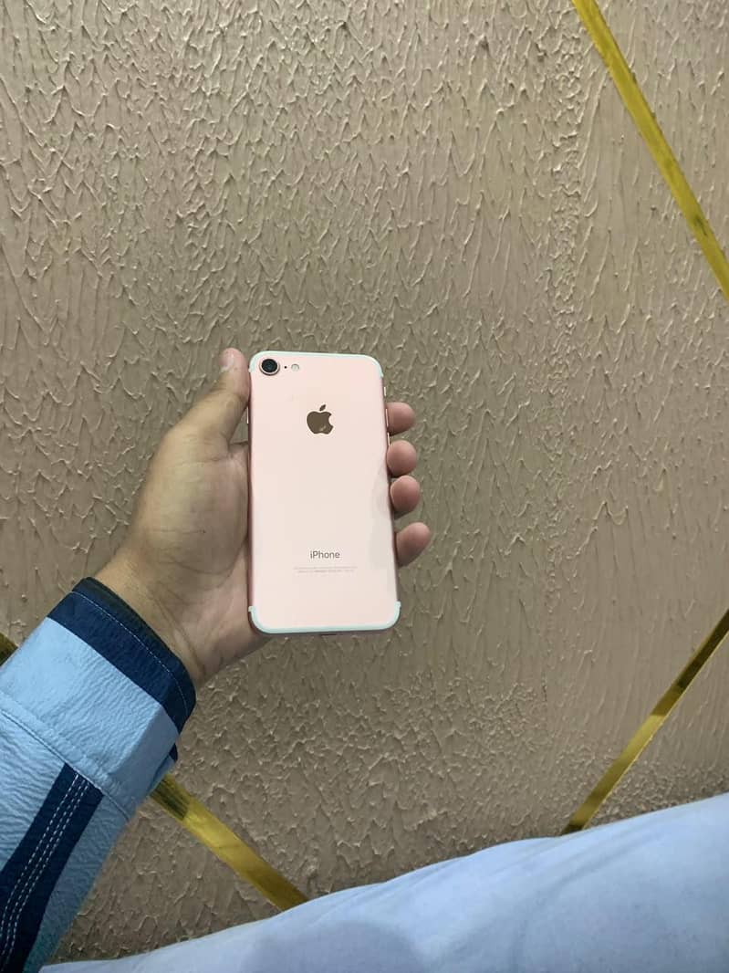 Apple iPhone 7 1
