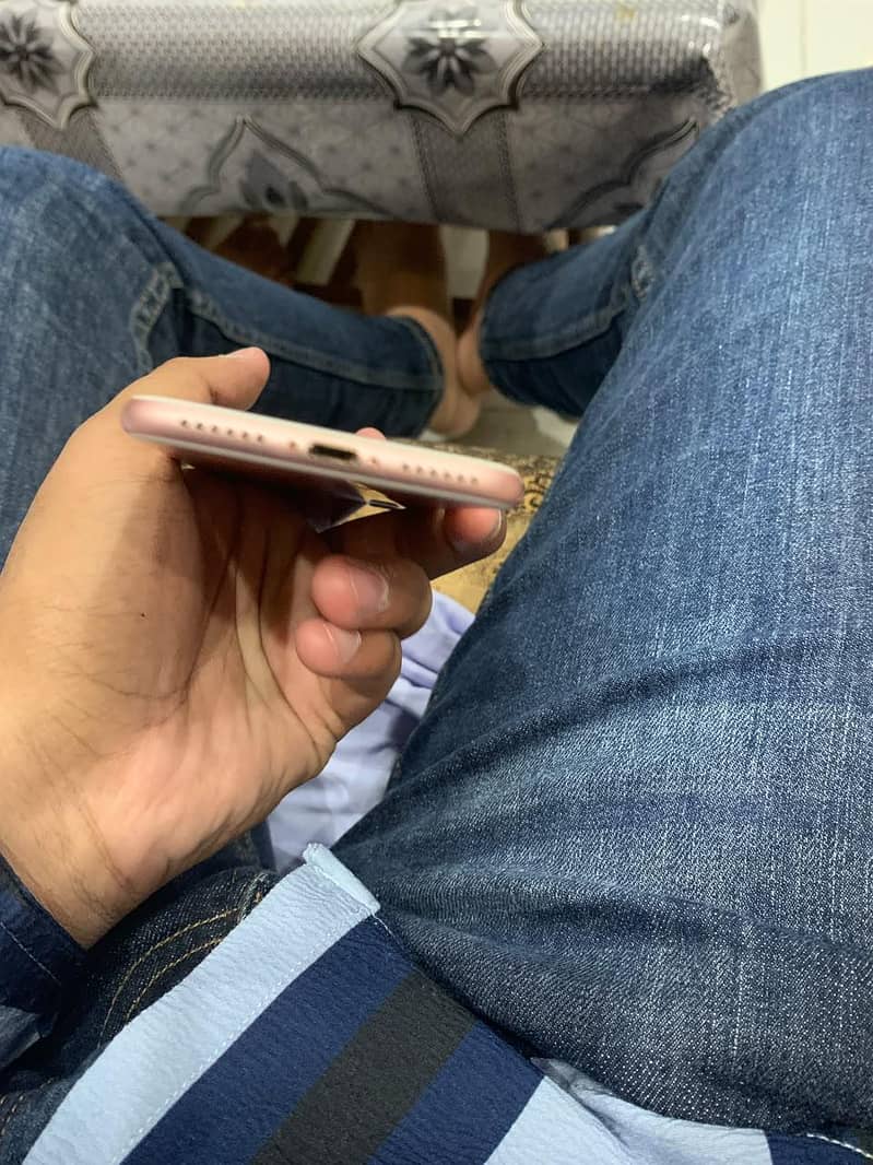 Apple iPhone 7 5