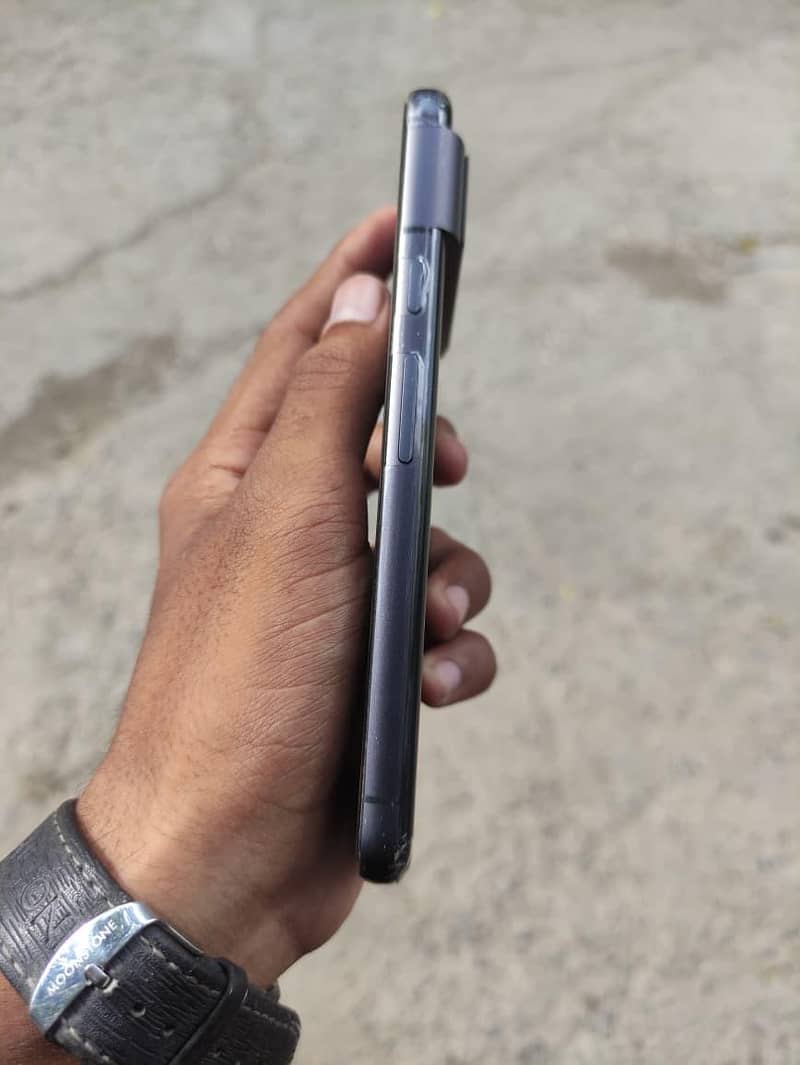 Google Pixel 8 4