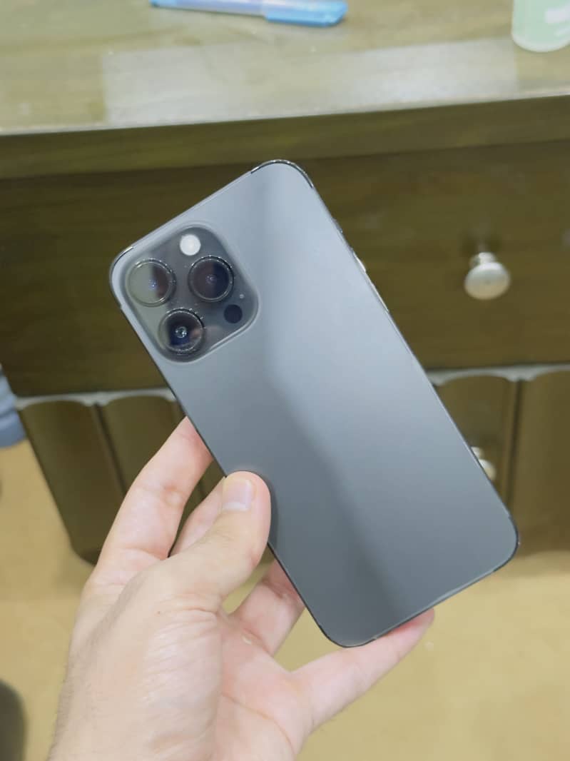 Apple iPhone 14 Pro Max 1