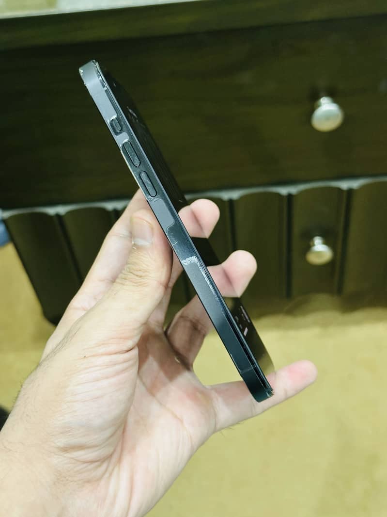 Apple iPhone 14 Pro Max 2