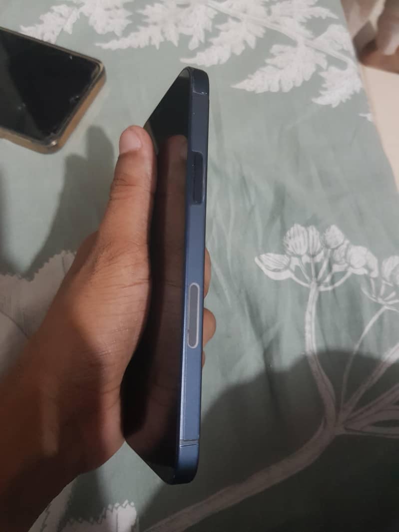 Apple iPhone 12 5