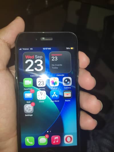 Apple iPhone SE pta approved 10/11 urgent selling
