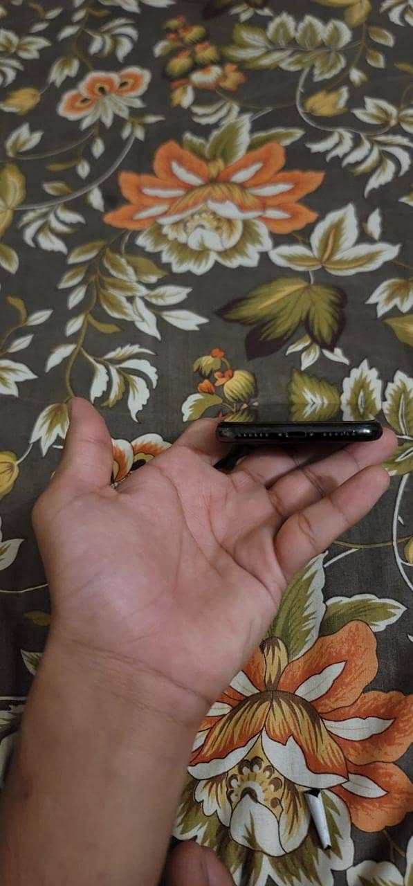 Apple iPhone X 10