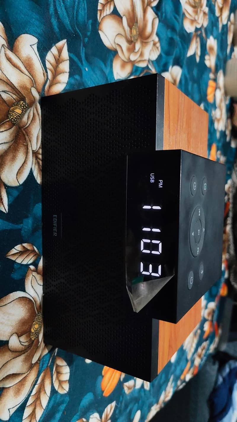 edifier bluetooth speaker condition 10/10 0