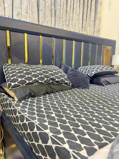 Bedroom Furniture Set for Sale