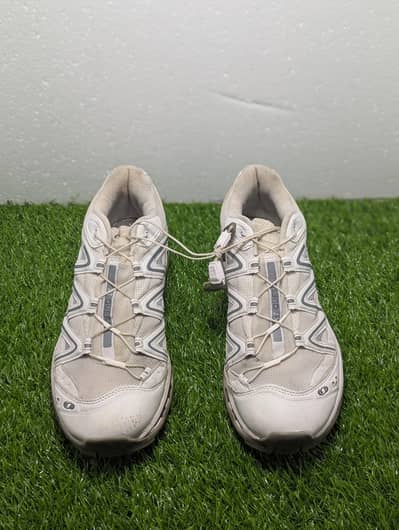 Salomon Shoes (US 8)