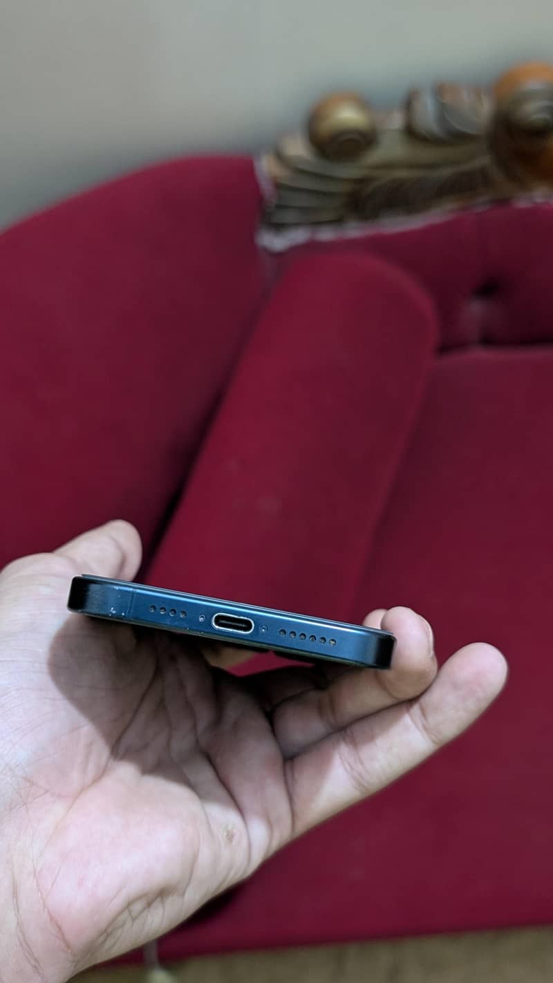 iPhone 15 Pro Max 2