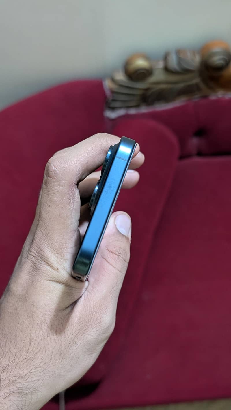 iPhone 15 Pro Max 3