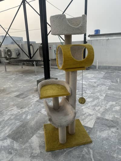 Large Cat Tree Tower with Scratching Posts, Beds & Tunnel