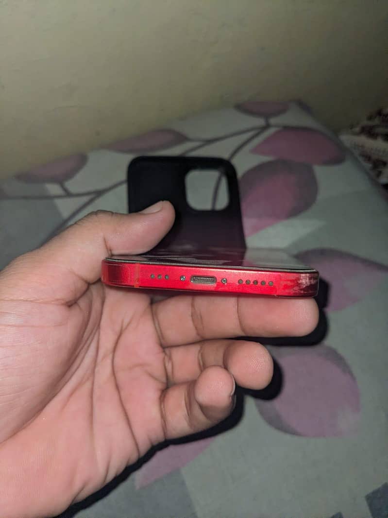 Apple iPhone 14 3