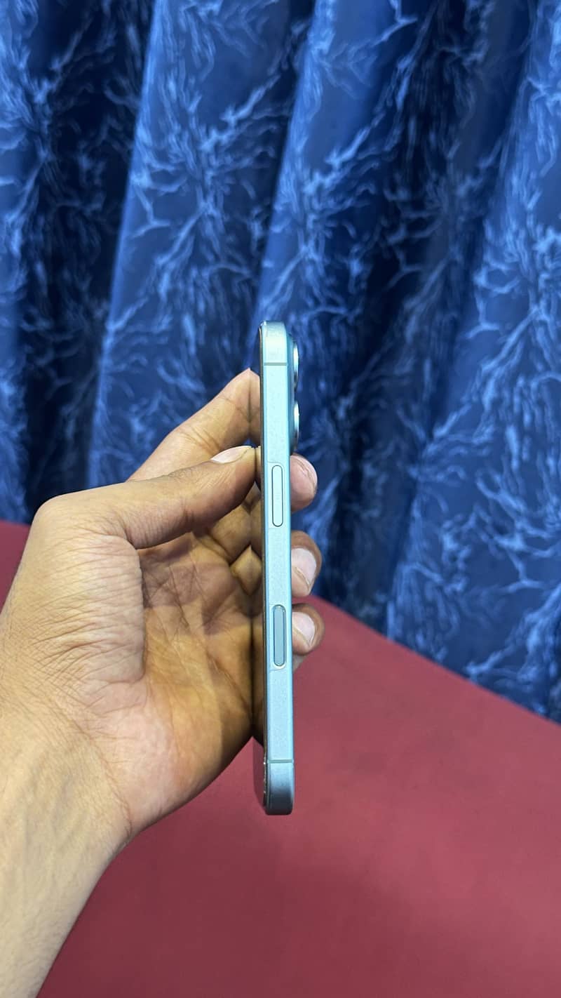 Apple iPhone 16 2