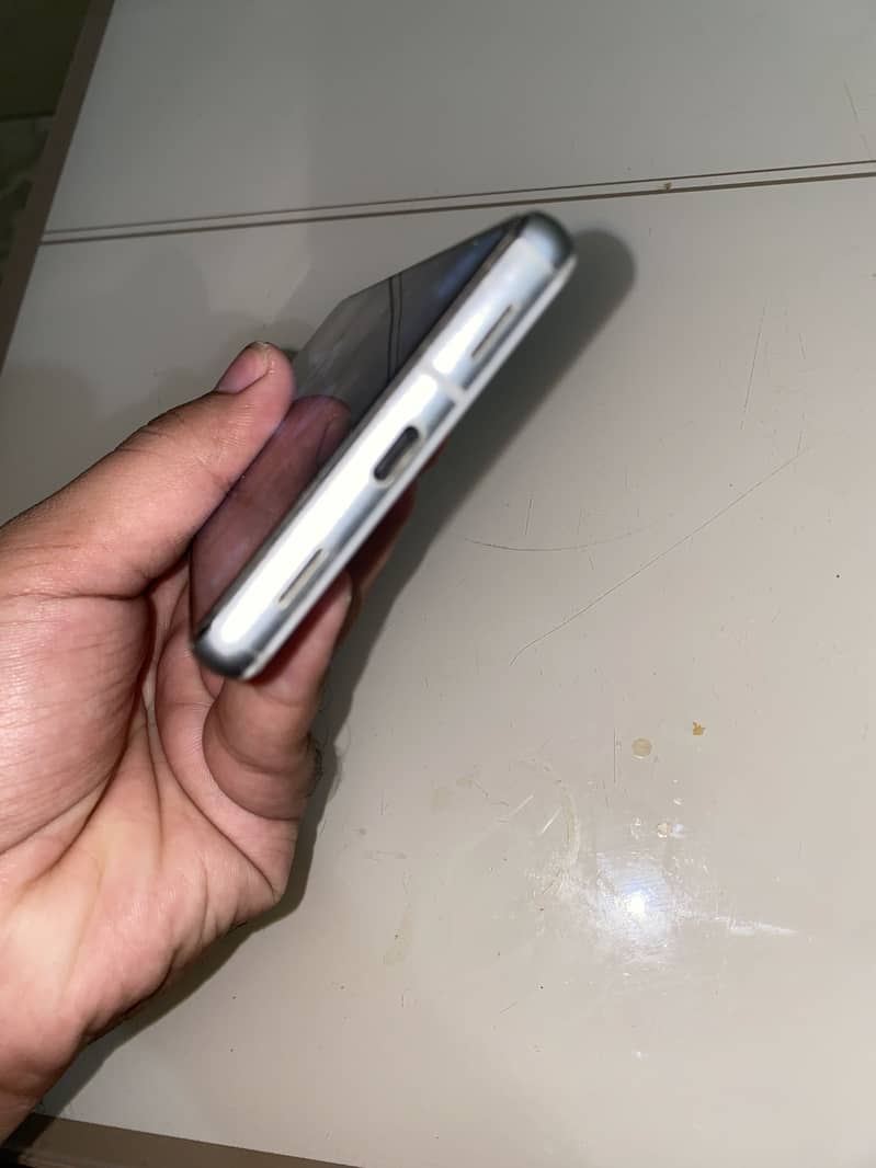 Google Pixel 7a 5
