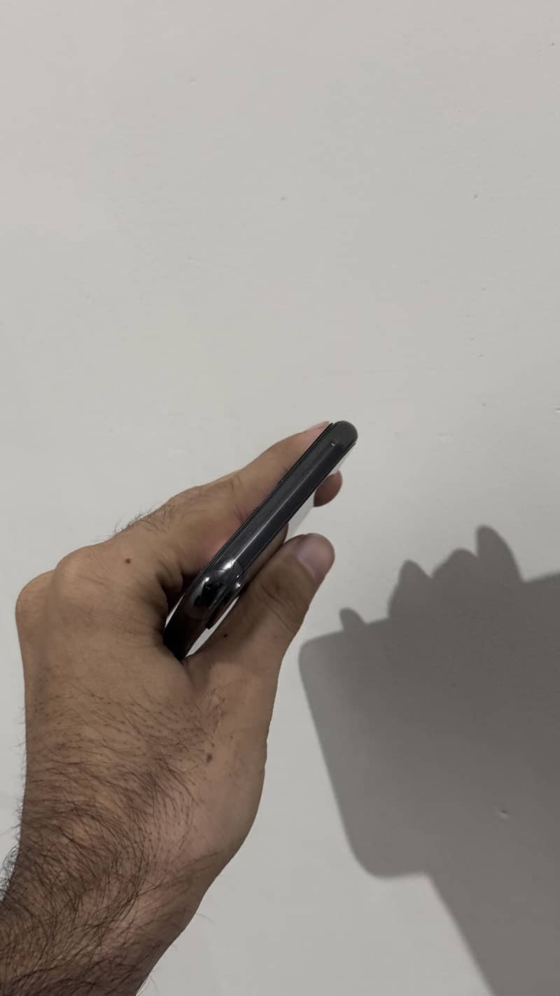 Apple iPhone X 6