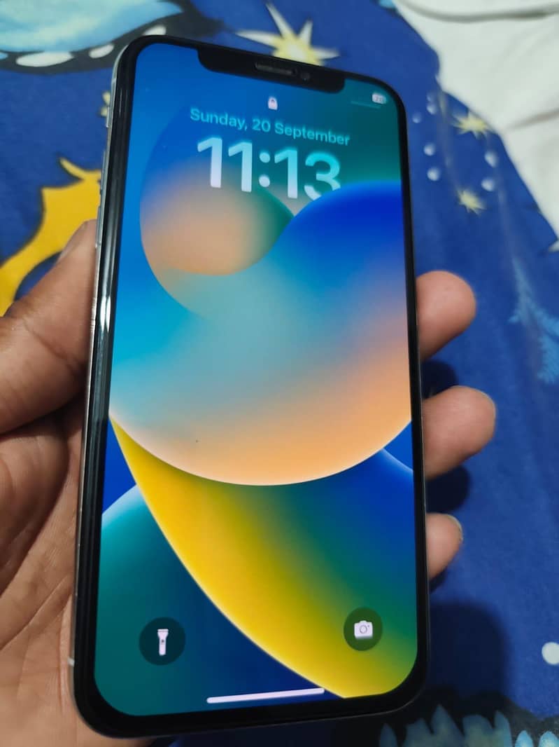 Apple iPhone X 3