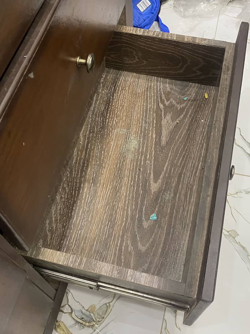 Dressing Table with Mirror 2