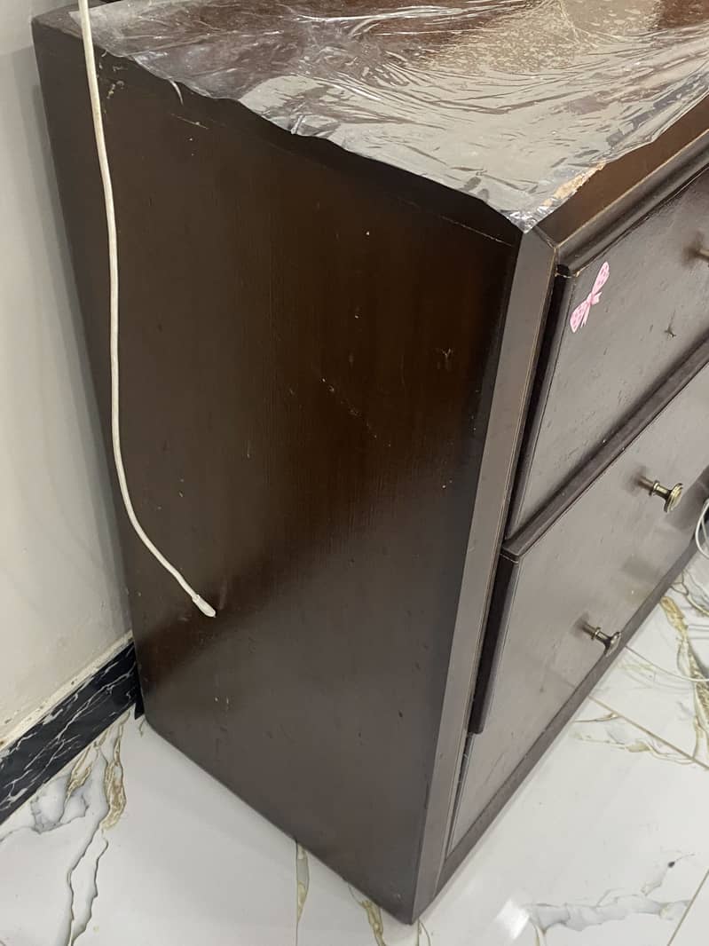 Dressing Table with Mirror 3