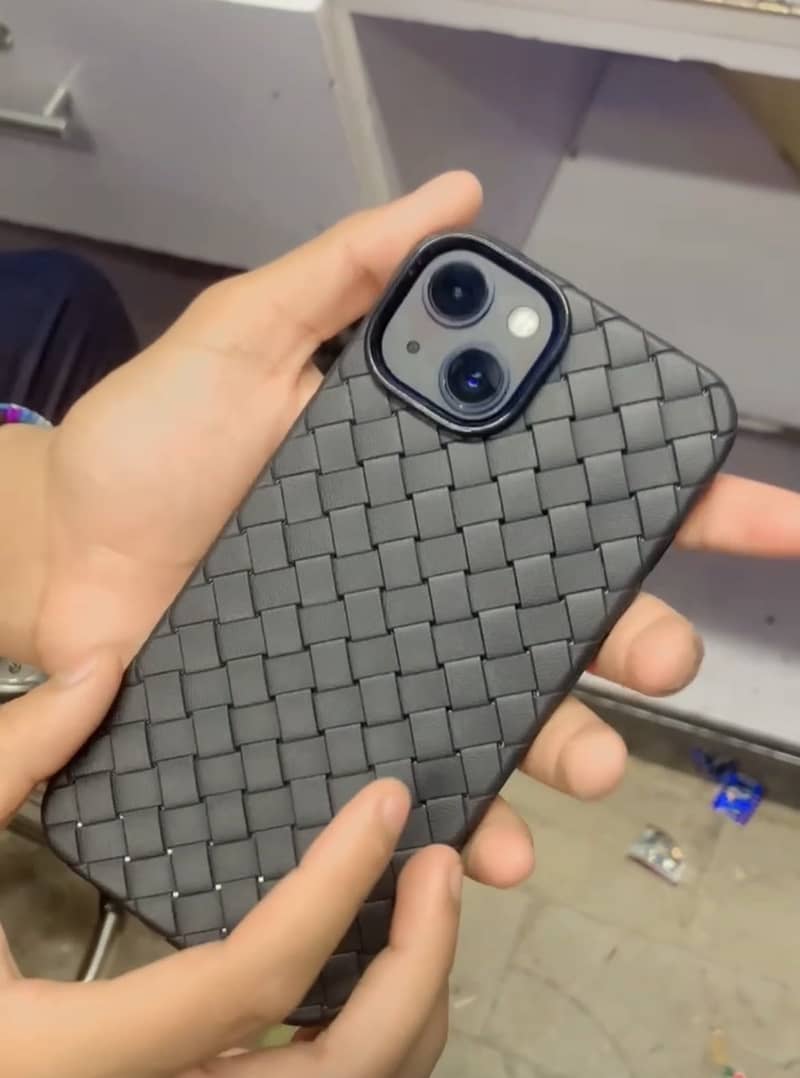 iPhone 13 0