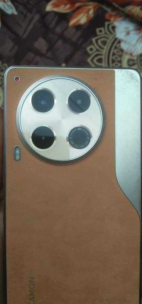 Tecno CAMON 30 7
