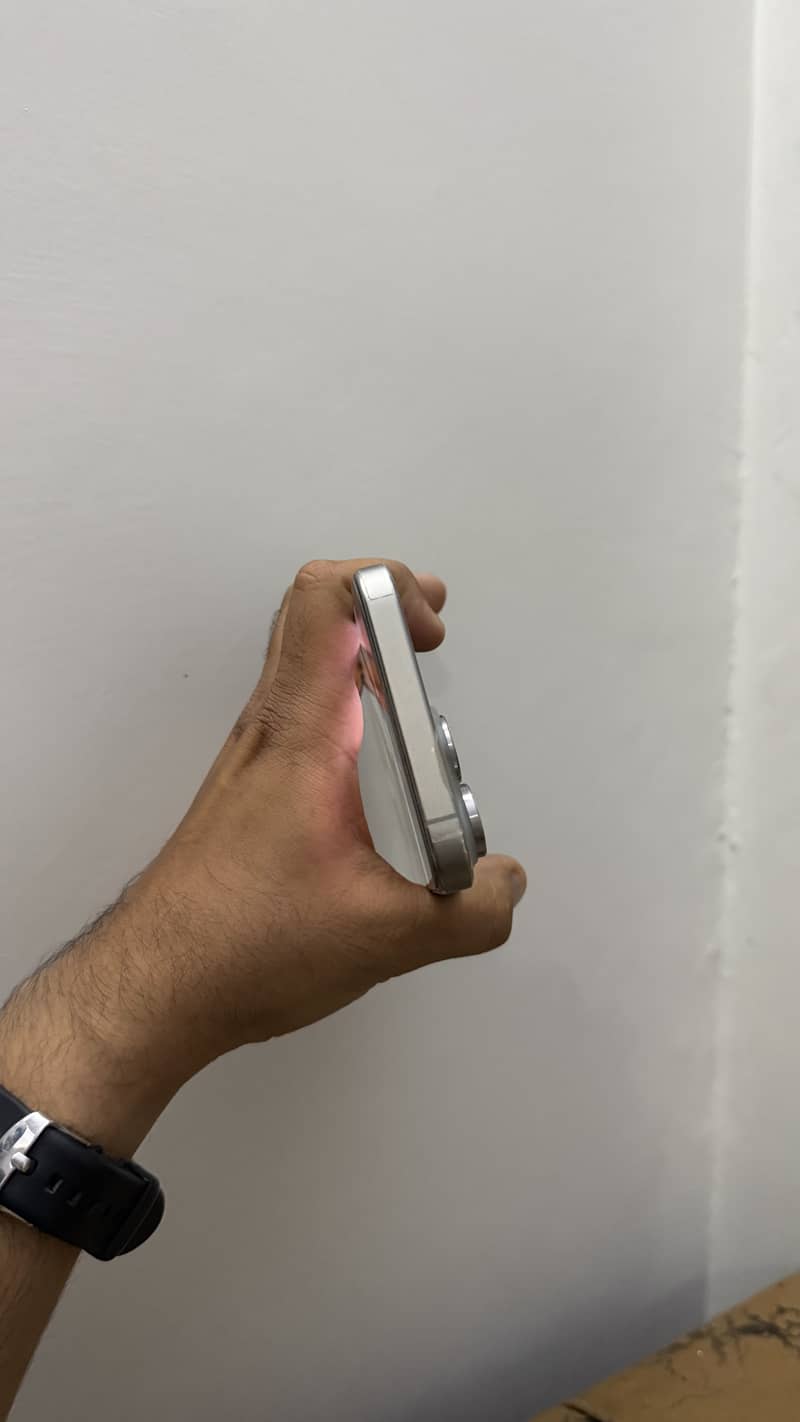 Apple iPhone 15 Pro Max 5