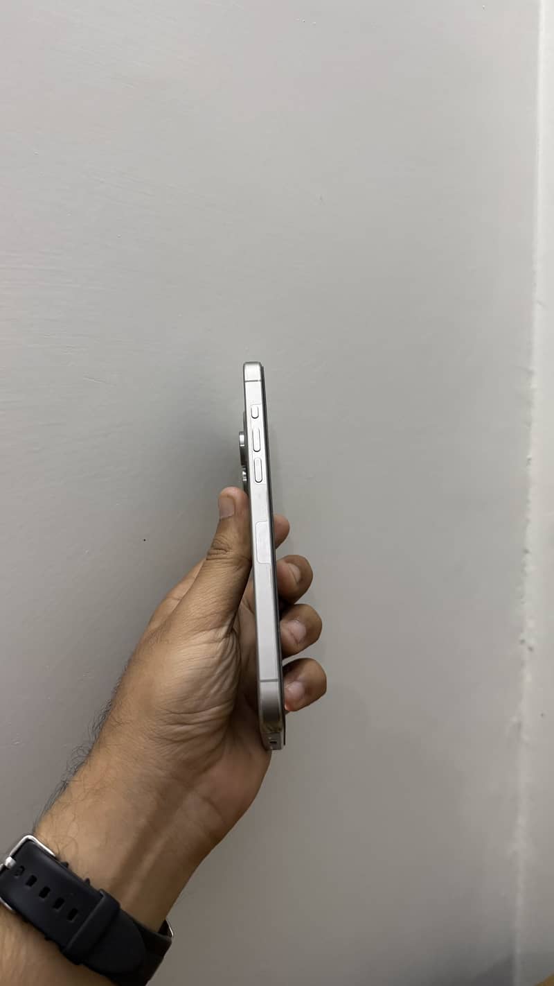 Apple iPhone 15 Pro Max 7