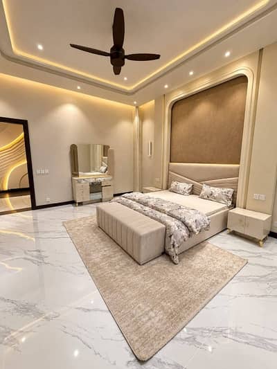 single story house for sale kda lease west open 240 gaz in Gulshan block 3