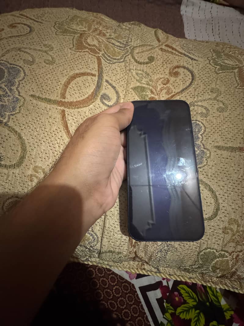 Apple iPhone 14 3